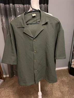 Forever 21 Olive Green Short Sleeve Button-Down Shirt